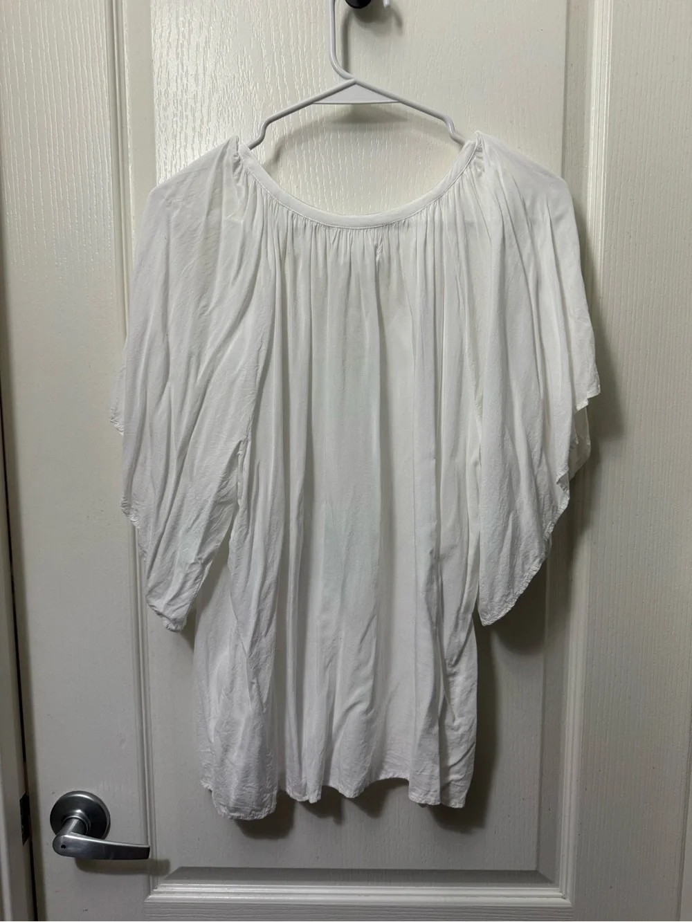 Velvet by Graham & Spencer White V-Neck Flutter Sleeve Blouse